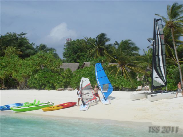 TOMASO SAIL & SURF goes Maafushivaru...