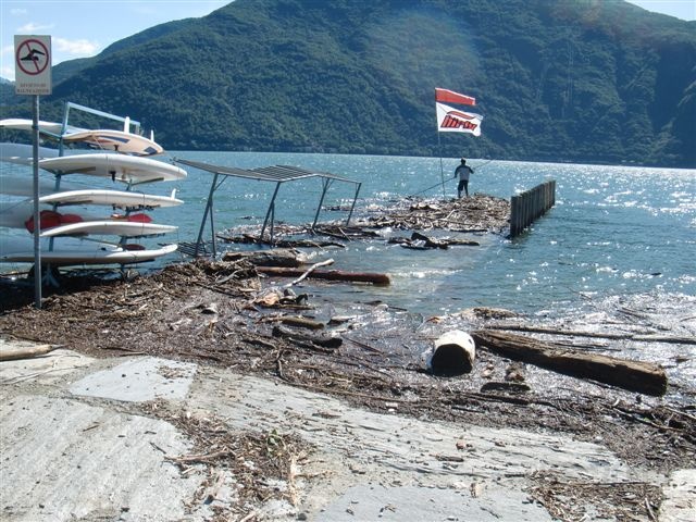 CIMG1809.JPG - Und wieder Holz vor der Hütte...